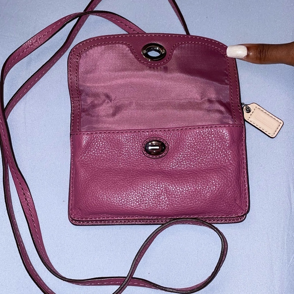 Coach medium-plum purple wallet crossbody - Picture 1 of 7